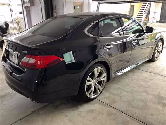 NISSAN FUGA
