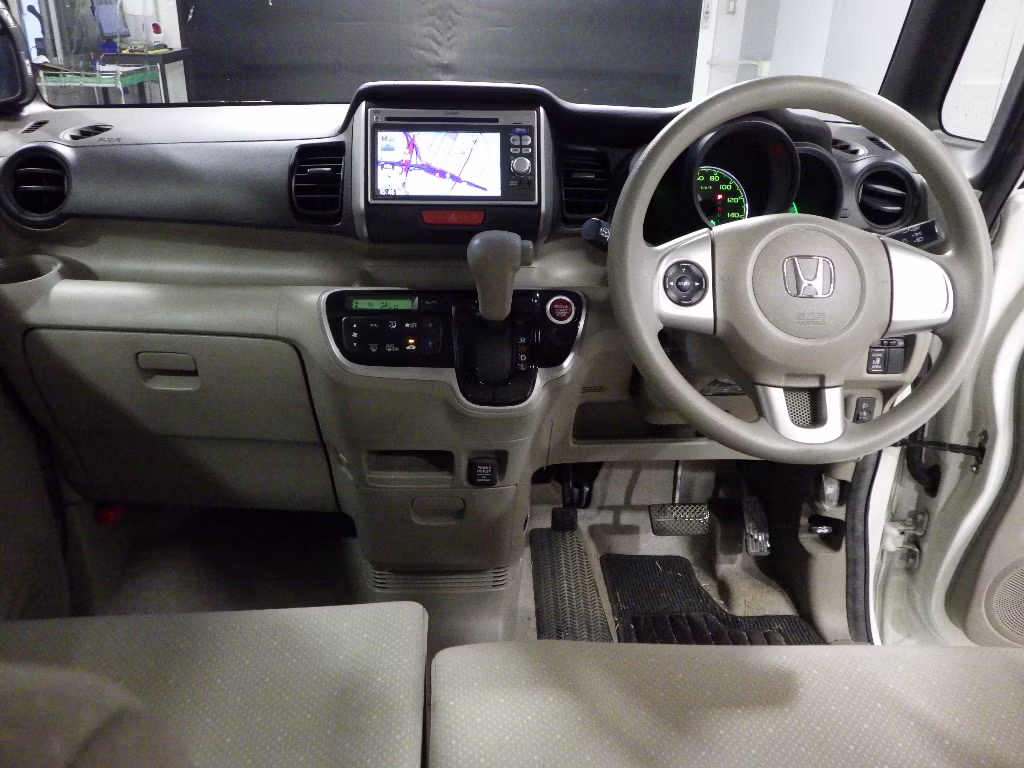 HONDA N-BOX
