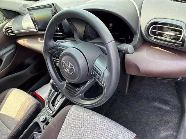 TOYOTA YARIS CROSS