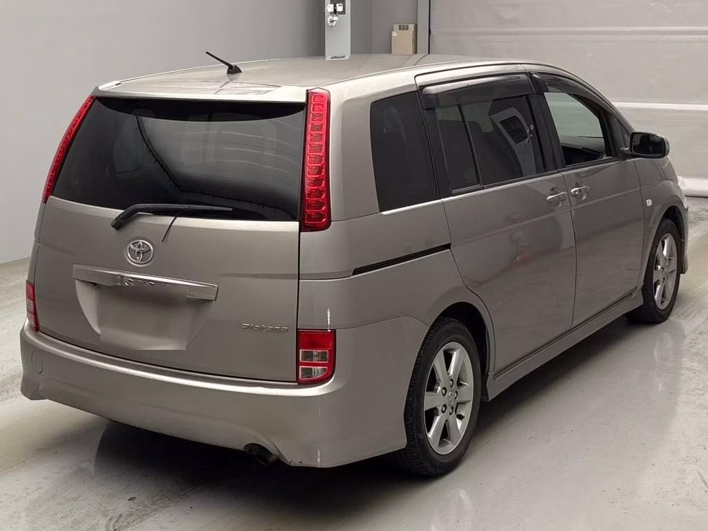 TOYOTA ISIS