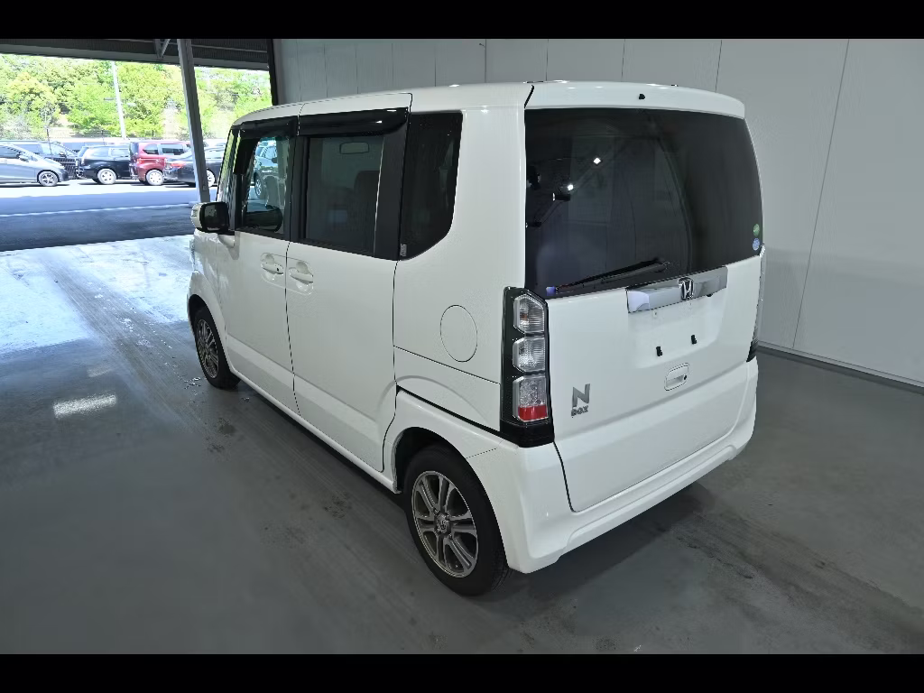 HONDA N-BOX