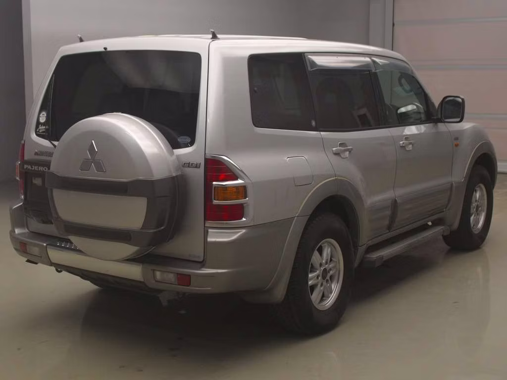 MITSUBISHI PAJERO
