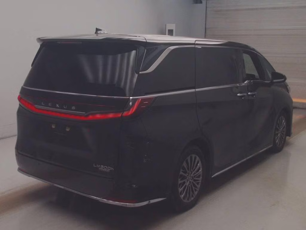 LEXUS LM500H