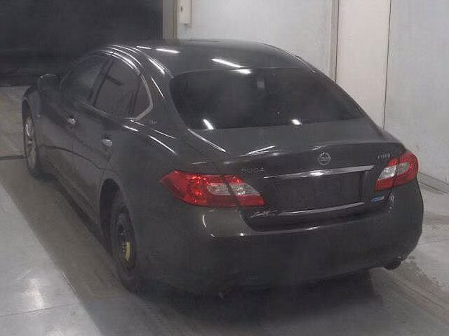 NISSAN FUGA