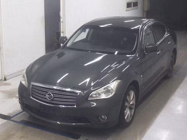 NISSAN FUGA
