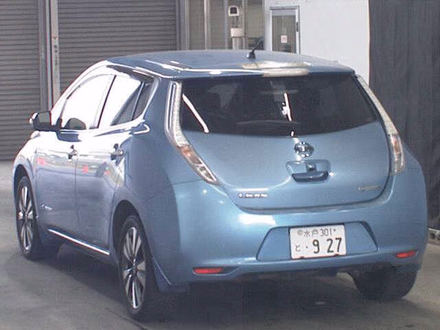 NISSAN LEAF
