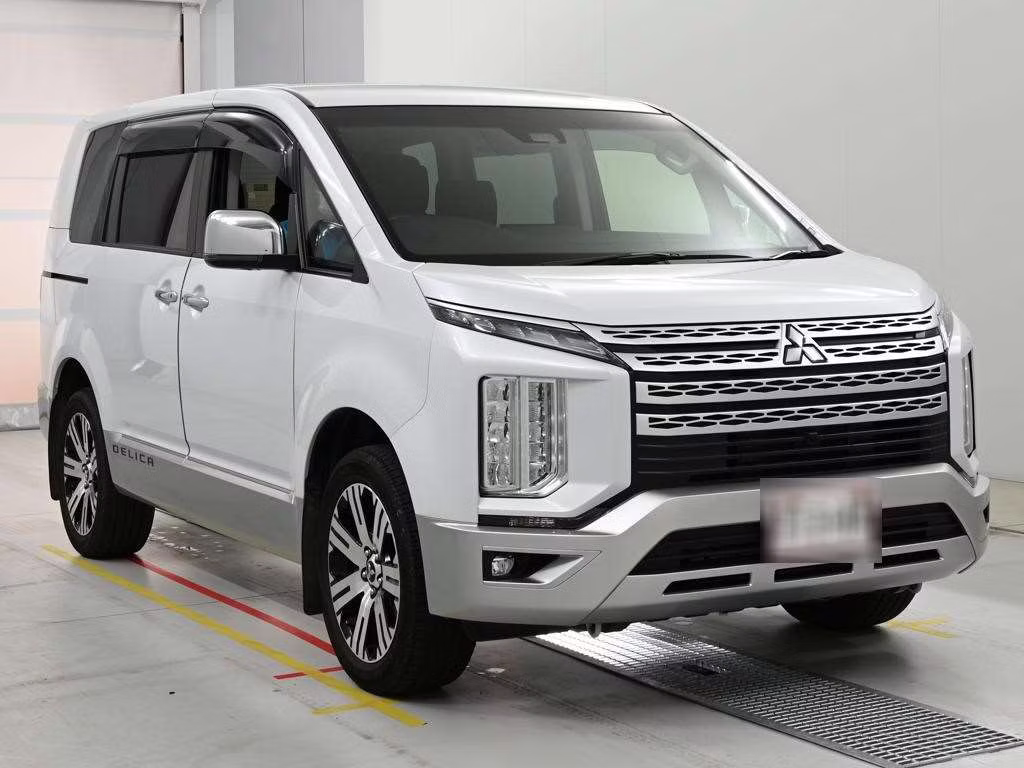 MITSUBISHI DELICA D:5