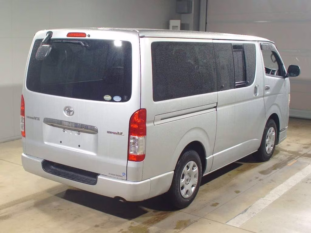 TOYOTA REGIUS ACE