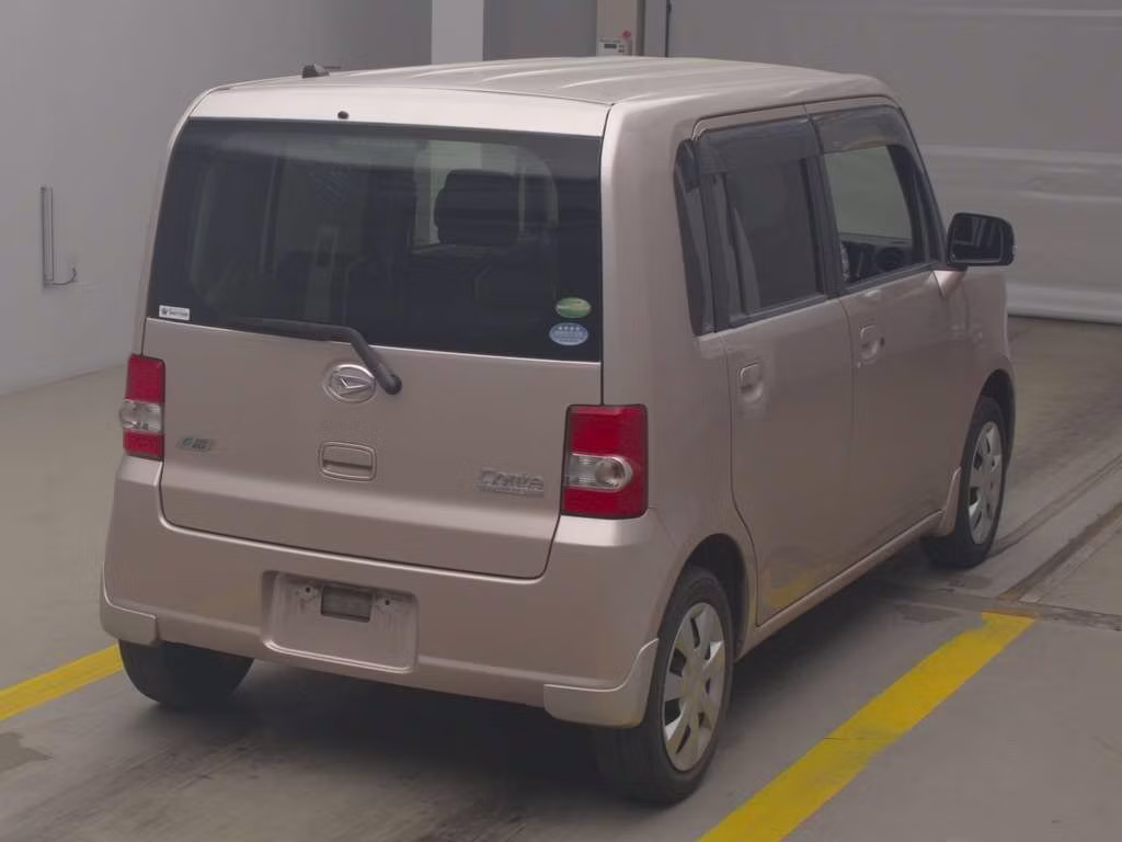 DAIHATSU MOVE CONTE