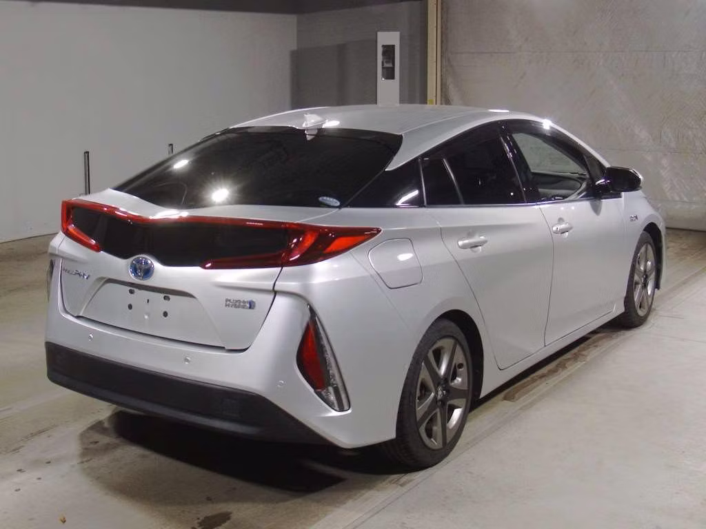 TOYOTA PRIUS PHV