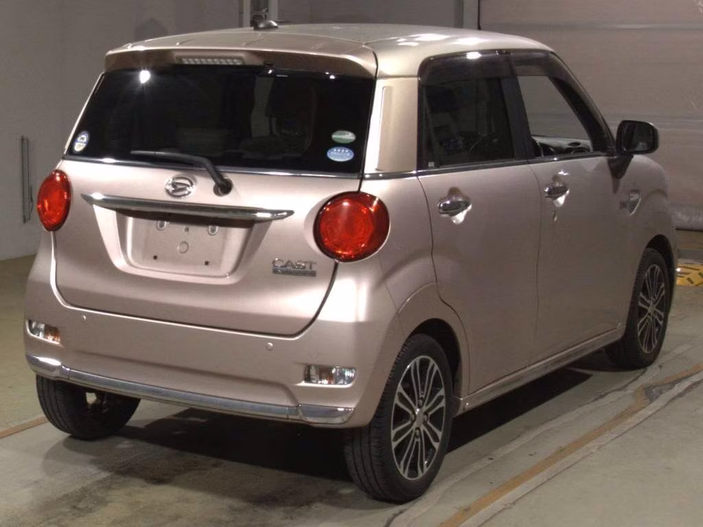 DAIHATSU CAST