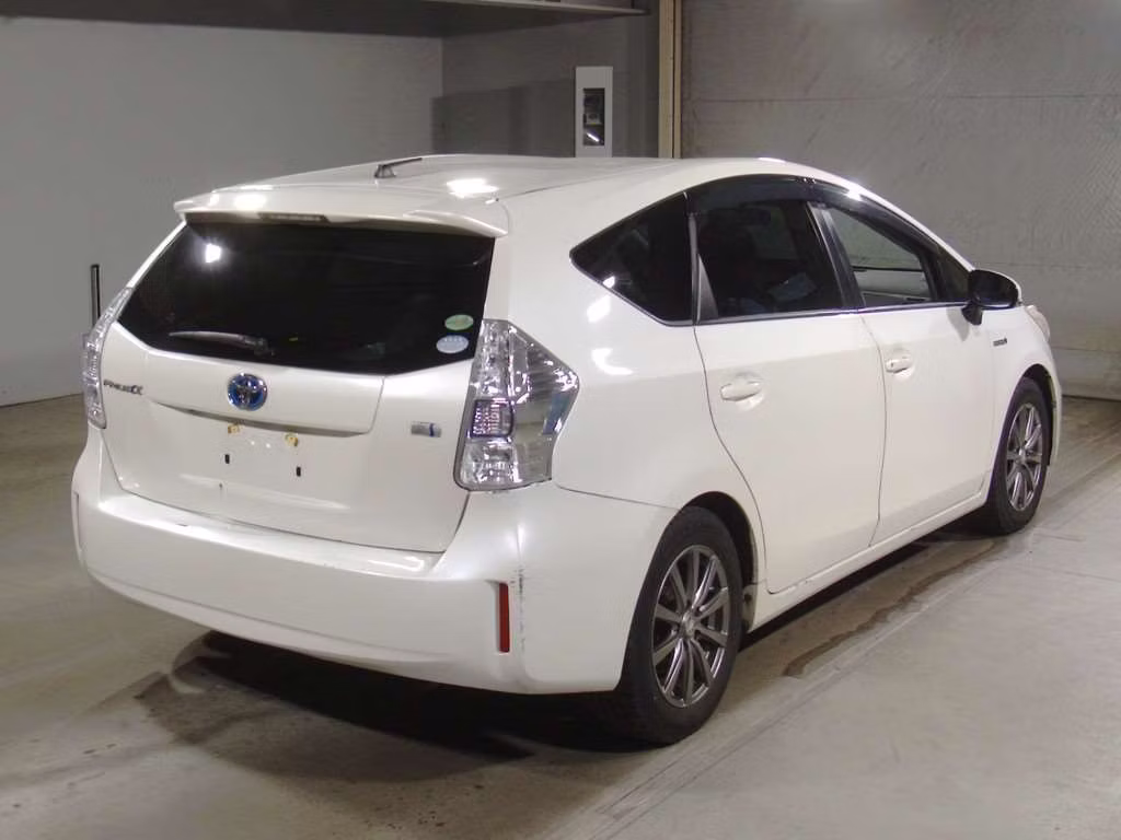 TOYOTA PRIUS ALPHA
