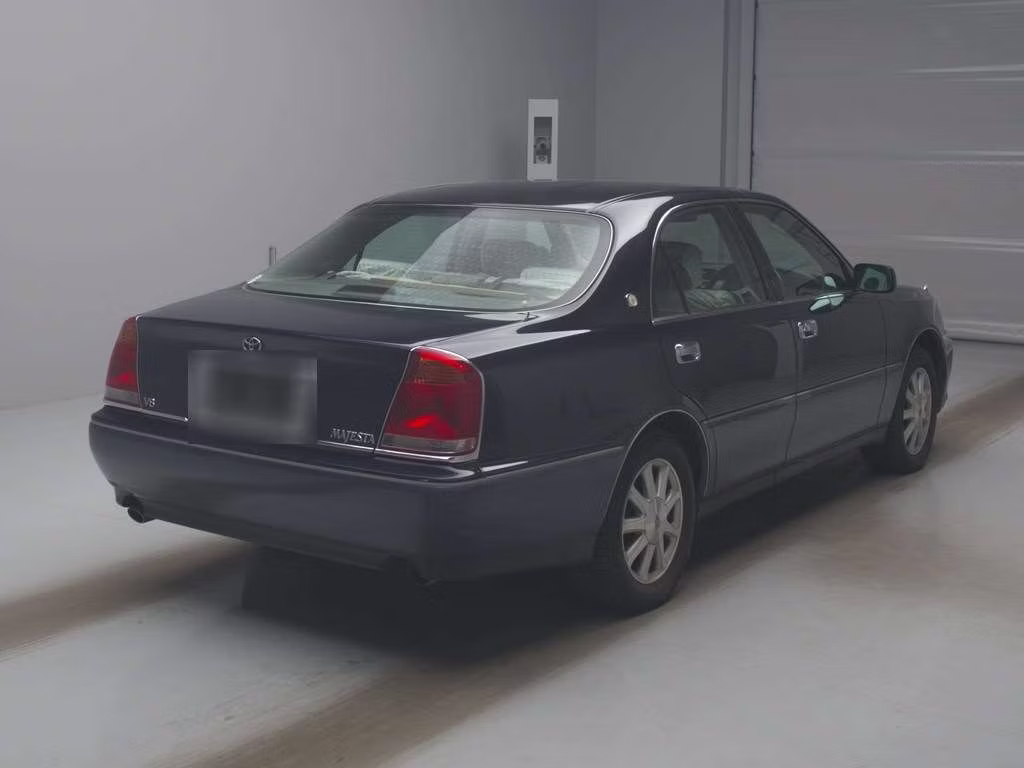 TOYOTA CROWN MAJESTA