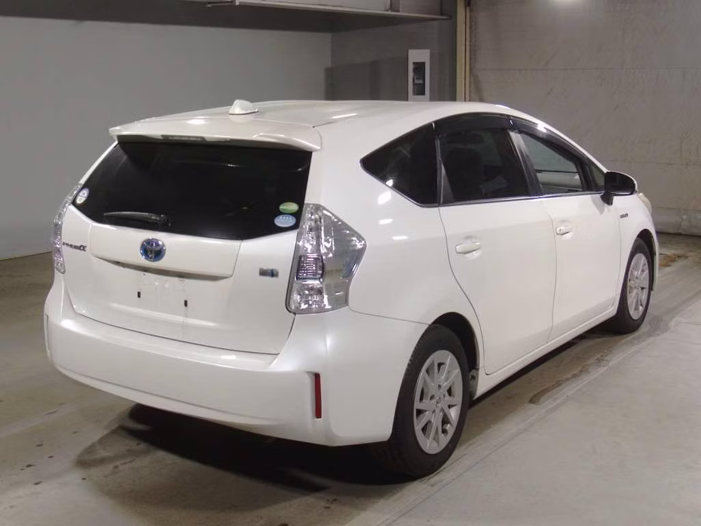TOYOTA PRIUS ALPHA