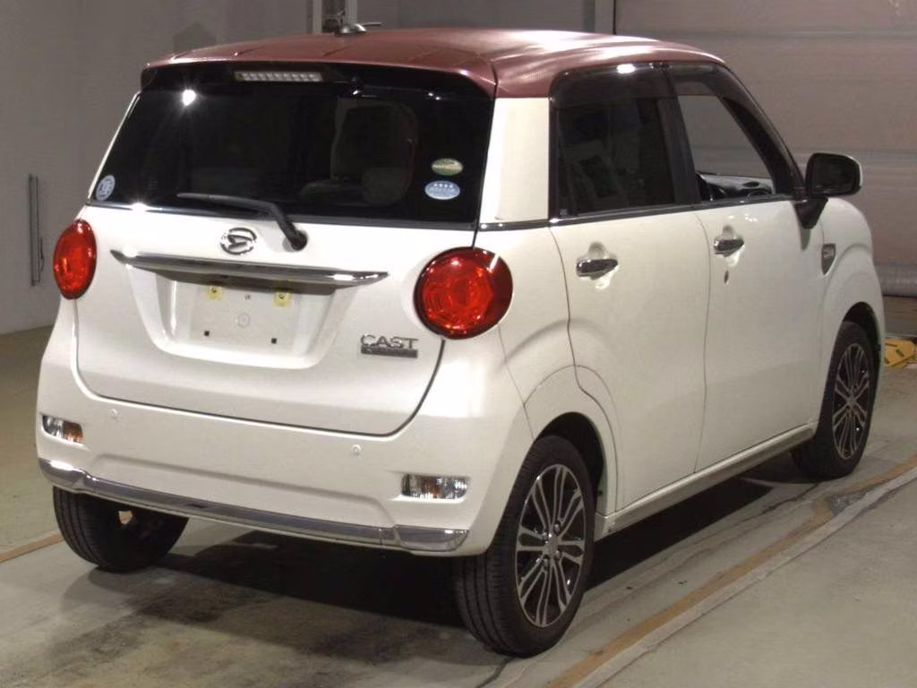 DAIHATSU CAST