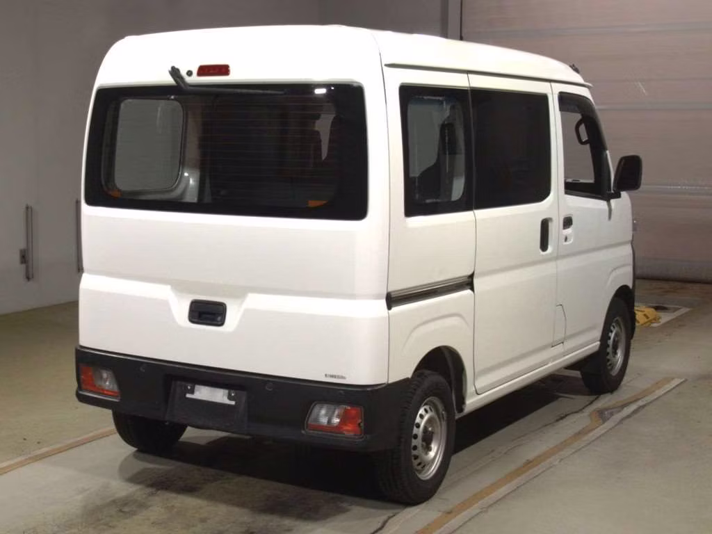 TOYOTA PIXIS VAN