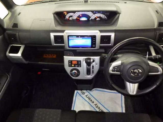 TOYOTA PIXIS MEGA