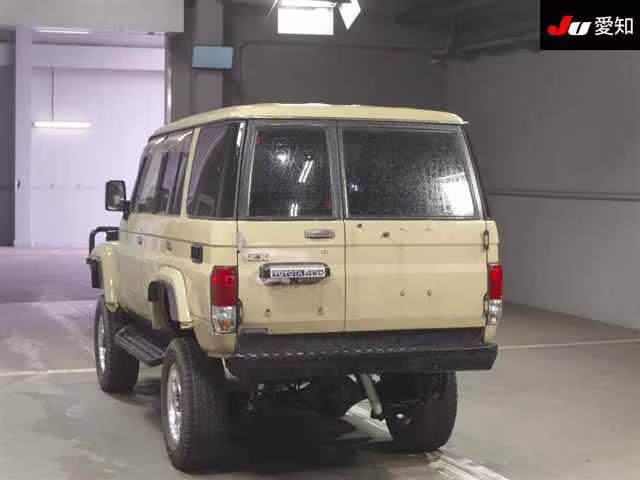 TOYOTA LAND CRUISER