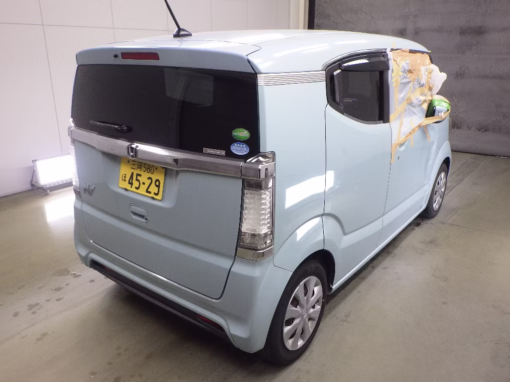 HONDA N-BOX SLASH