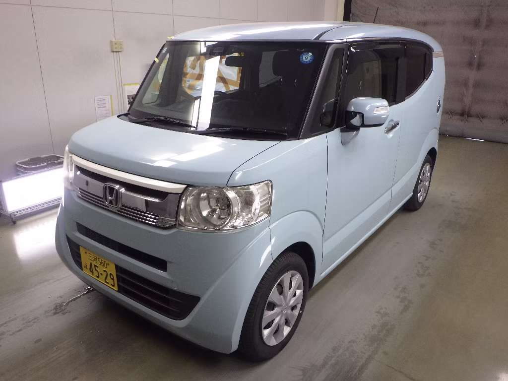 HONDA N-BOX SLASH