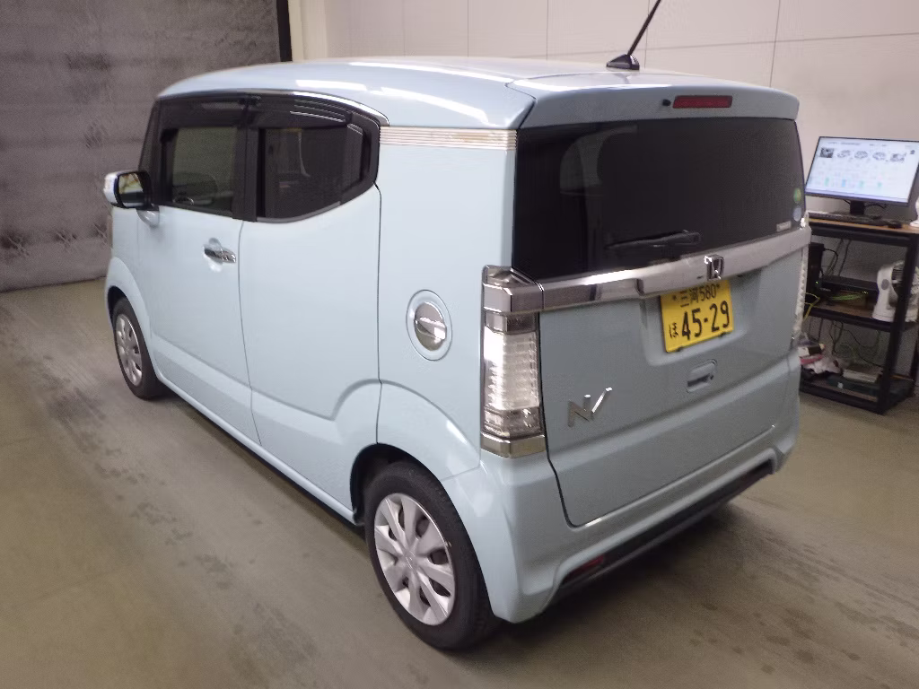 HONDA N-BOX SLASH