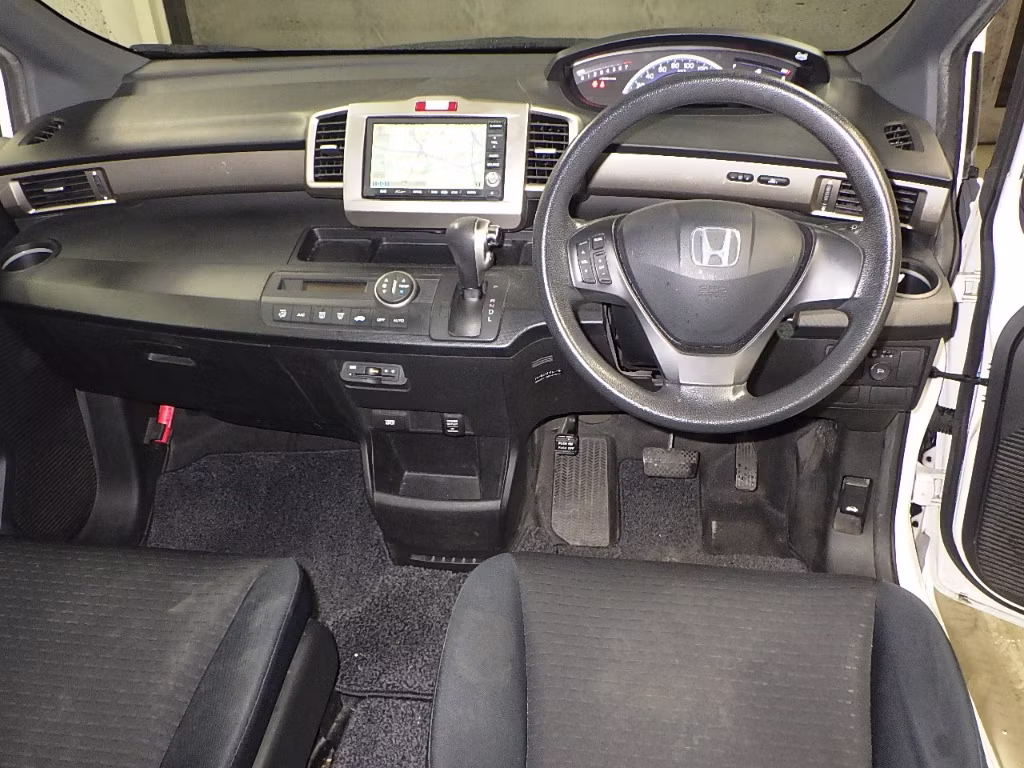 HONDA FREED SPIKE