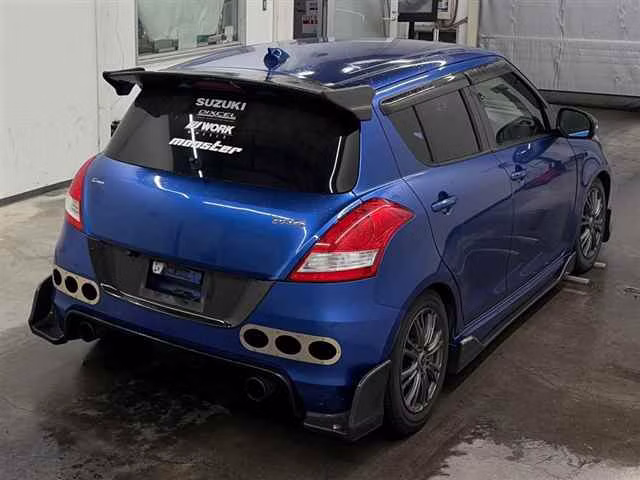 SUZUKI SWIFT