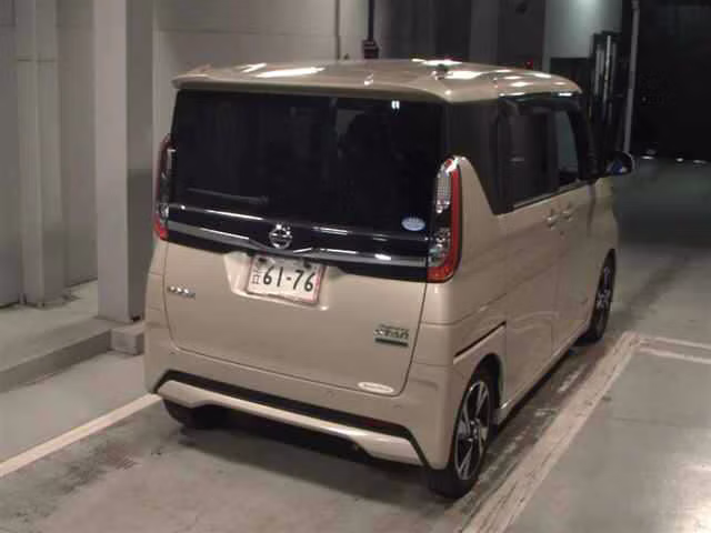 NISSAN ROOX