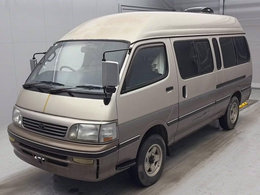 TOYOTA HIACE