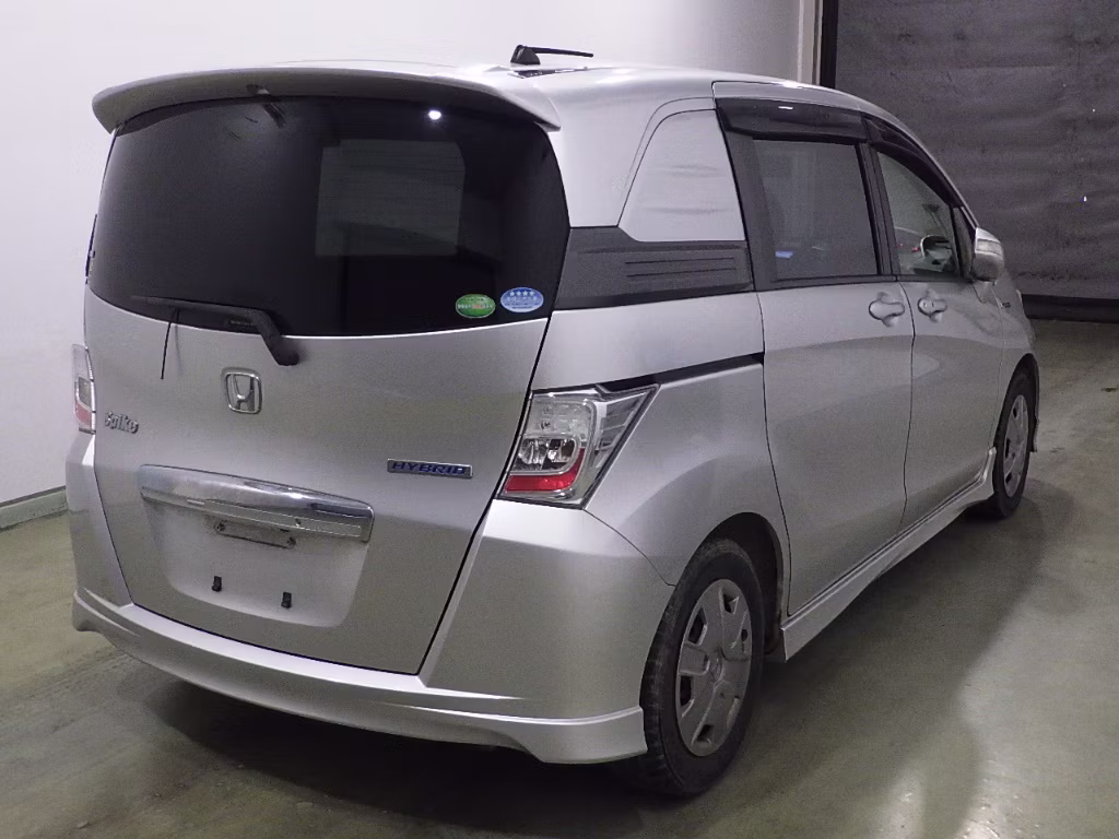 HONDA FREED SPIKE