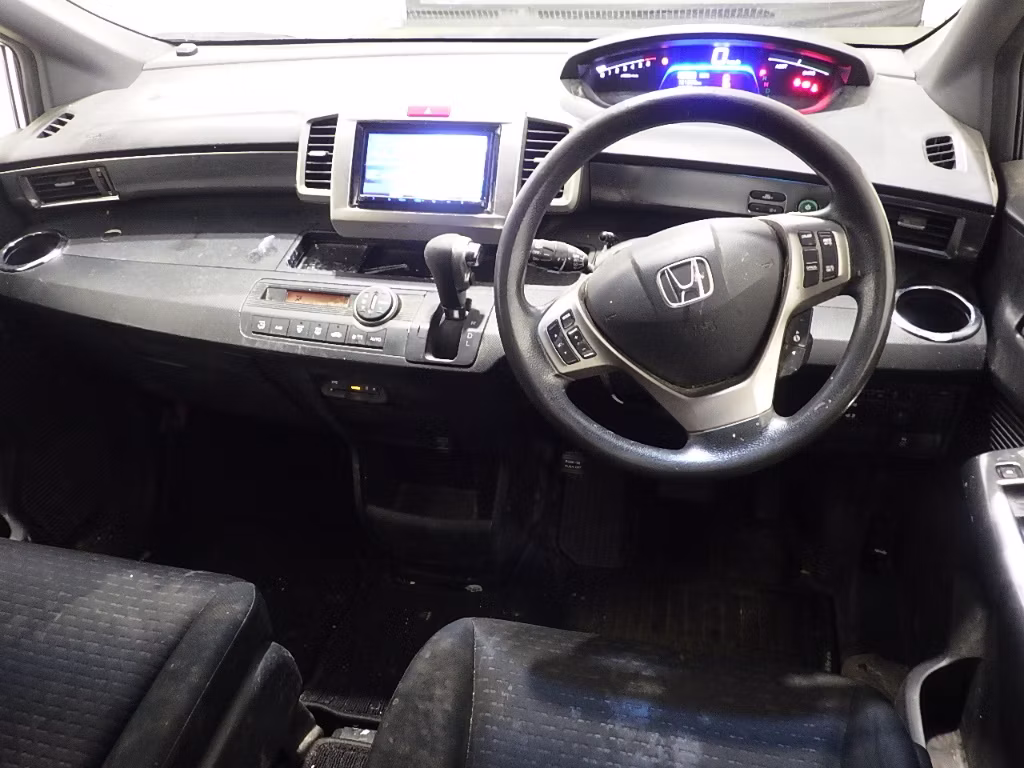HONDA FREED SPIKE