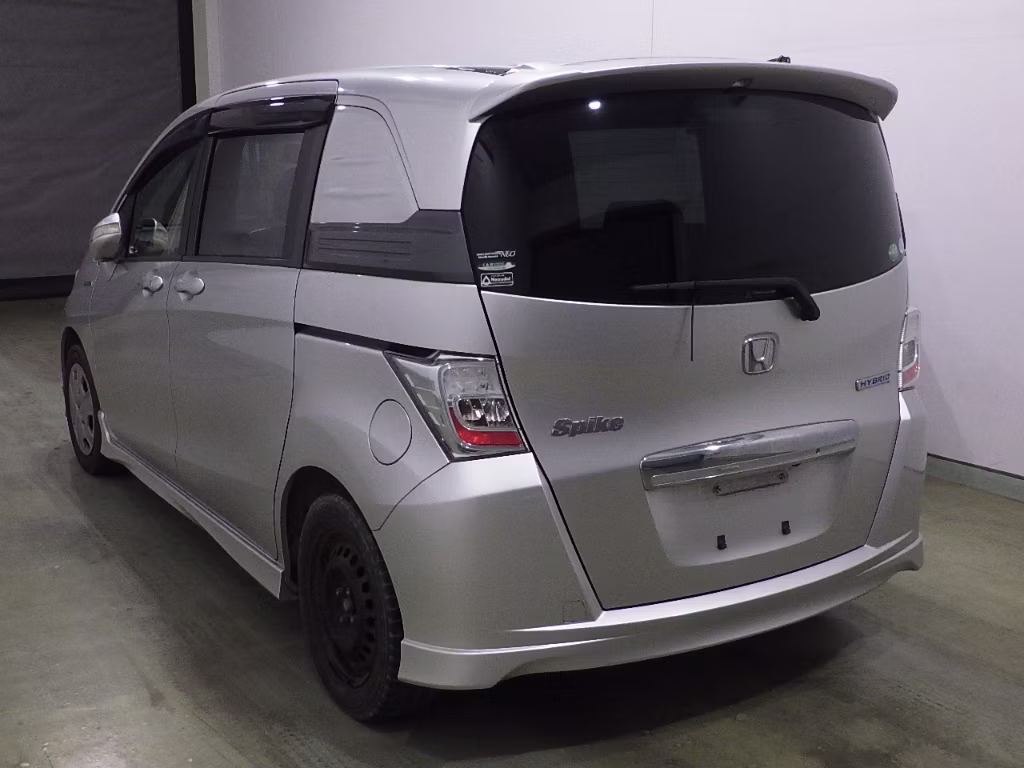 HONDA FREED SPIKE