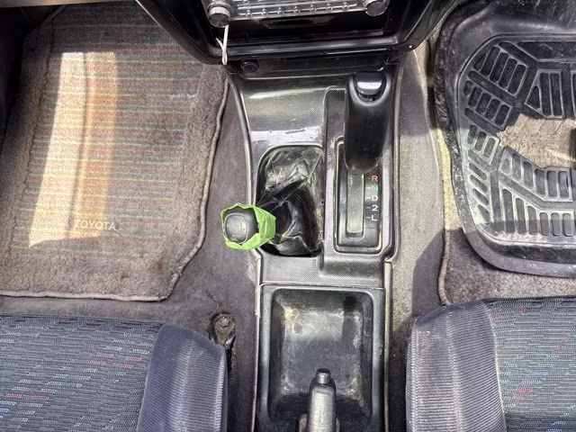 TOYOTA HILUX SURF