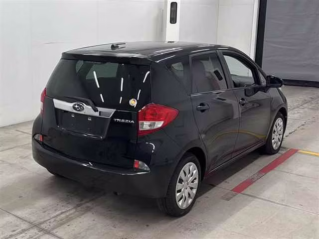SUBARU TREZIA