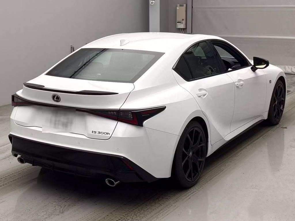 LEXUS IS300H