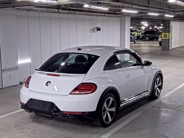 VOLKSWAGEN BEETLE