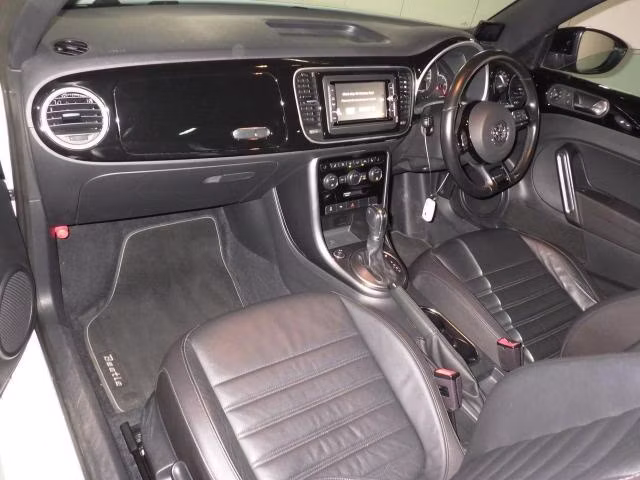 VOLKSWAGEN BEETLE