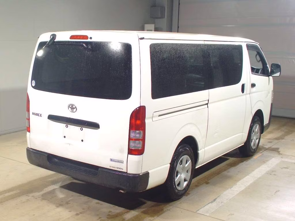 TOYOTA REGIUS ACE
