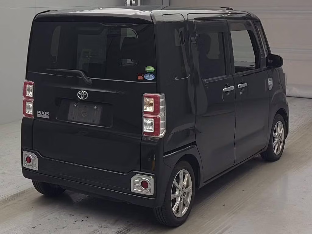 TOYOTA PIXIS MEGA