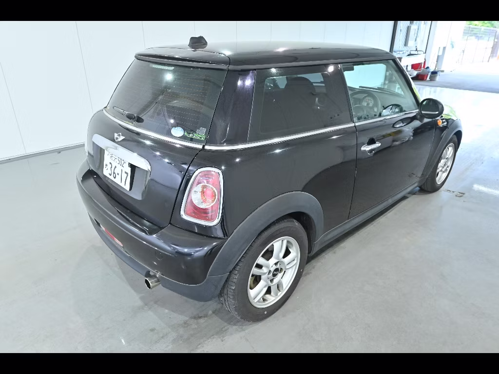 MINI HATCH