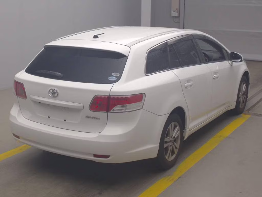 TOYOTA AVENSIS