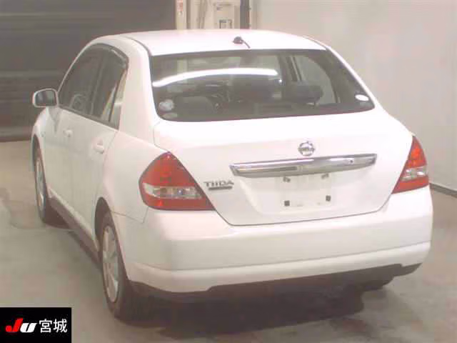 NISSAN TIIDA LATIO
