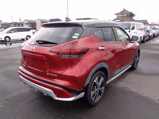 NISSAN KICKS