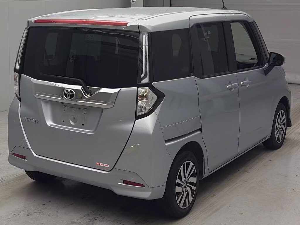 TOYOTA ROOMY