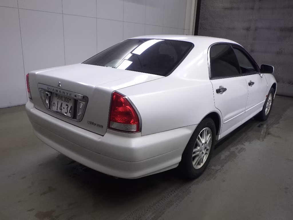 MITSUBISHI DIAMANTE