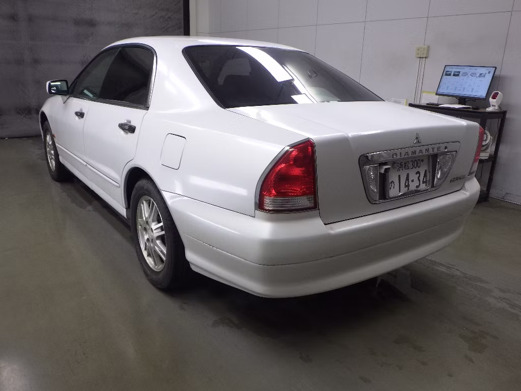 MITSUBISHI DIAMANTE