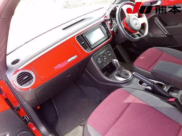 VOLKSWAGEN BEETLE