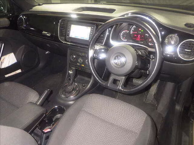 VOLKSWAGEN BEETLE