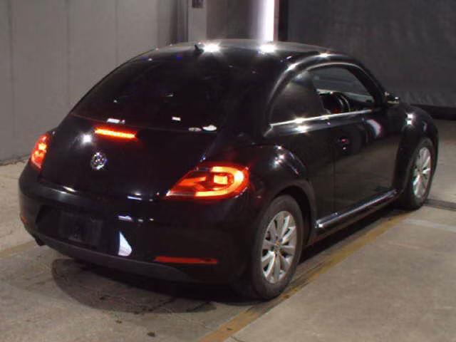 VOLKSWAGEN BEETLE