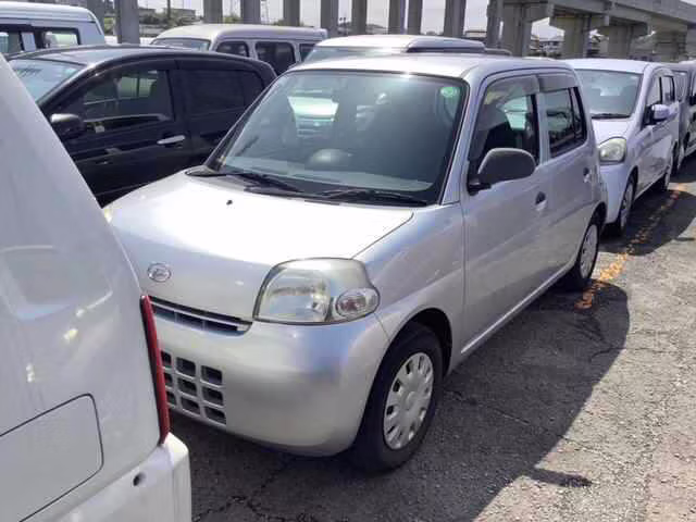 DAIHATSU ESSE